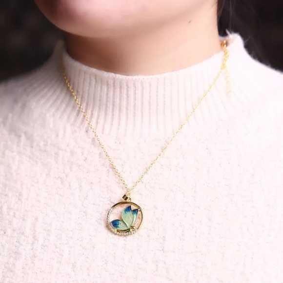 Orange Fashion Butterfly Necklace - Picture 4 of 4